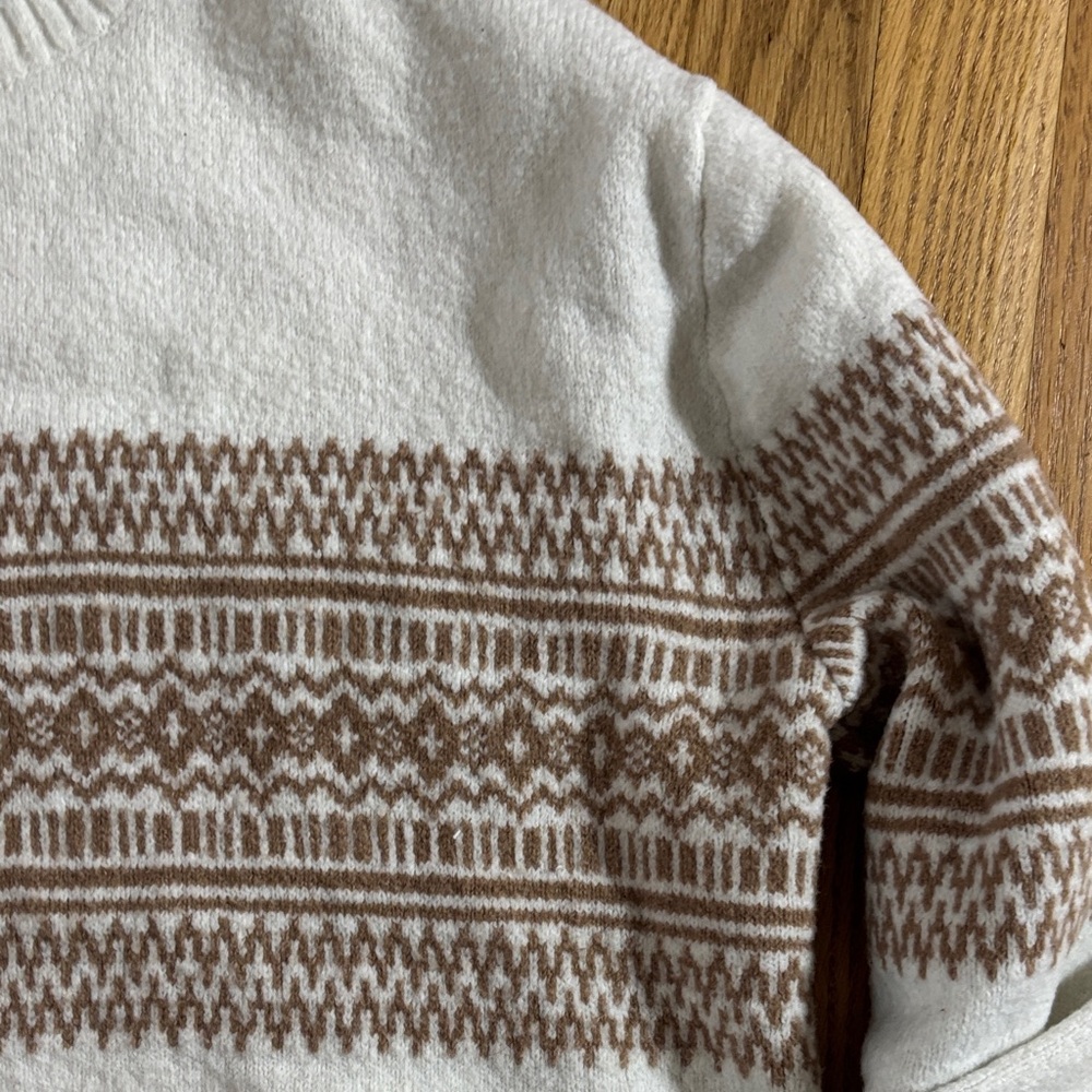 Hollister Winter Cream and Tan Crewneck Sweater, NWOT - Picture 4 of 5
